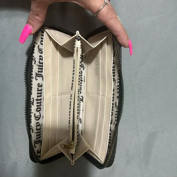 Juicy couture wallet - Picture 4 of 7